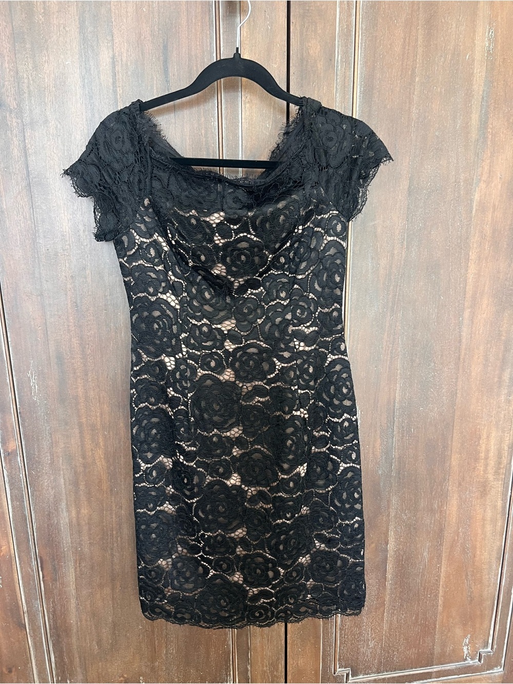 Adrianna Papell Black Lace Mini Cocktail Dress with Cap Sleeves